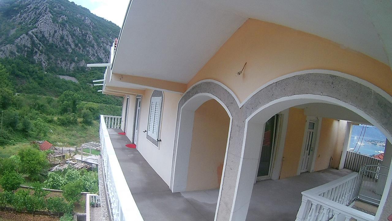 Beautiful View Apartment โกตอร์ ภายนอก รูปภาพ